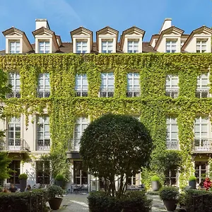 Le Pavillon De La Reine Hotel Paris
